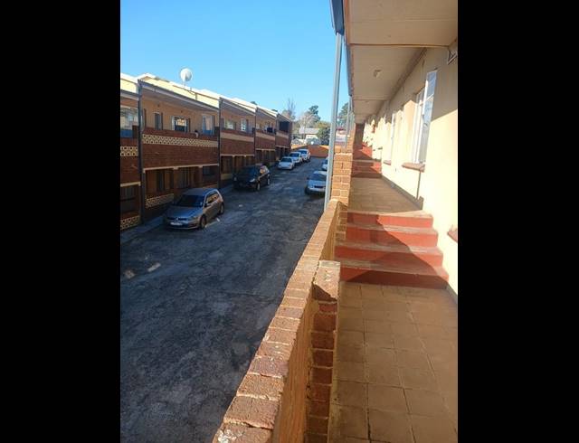 2 BEDROOM APARTMENT FOR SALE IN TURFFONTEIN